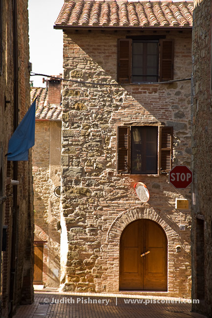 14/34      |      Residence . Paciano, Italy